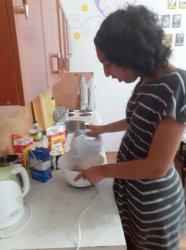 Piekol sa koláčik pre kamarátky