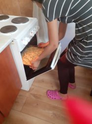 Piekol sa koláčik pre kamarátky