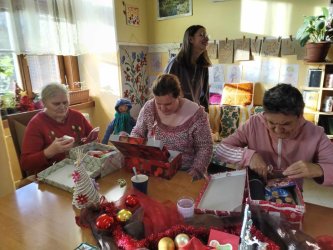 Koľko lásky sa zmestí do krabice od topánok?