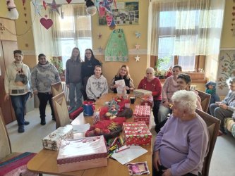 Koľko lásky sa zmestí do krabice od topánok?