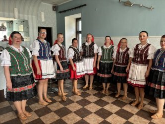 Vystúpenie našich žien na rimavskosobotskom majálese