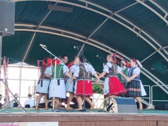 Vystúpenie našich žien na rimavskosobotskom majálese