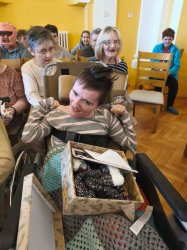 Koľko Lásky sa zmestí do krabice od topánok?