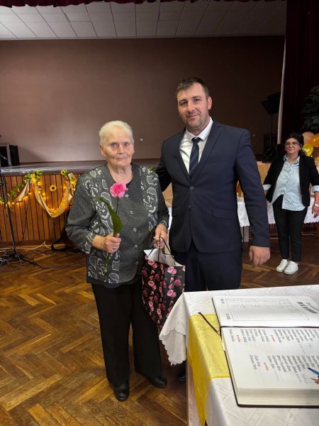 Október – Mesiac úcty k starším